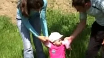 VIDEO O fetita de 8 luni, cu o malformatie la inima, refuzata de spital, din cauza lipsei fondurilor