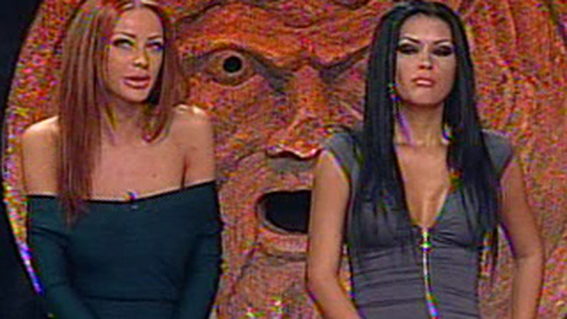 VIDEO Bianca Dragusanu si Ioana Popescu s-au luat la harta in direct! Vezi aici schimburile dure de replici din emisiune!