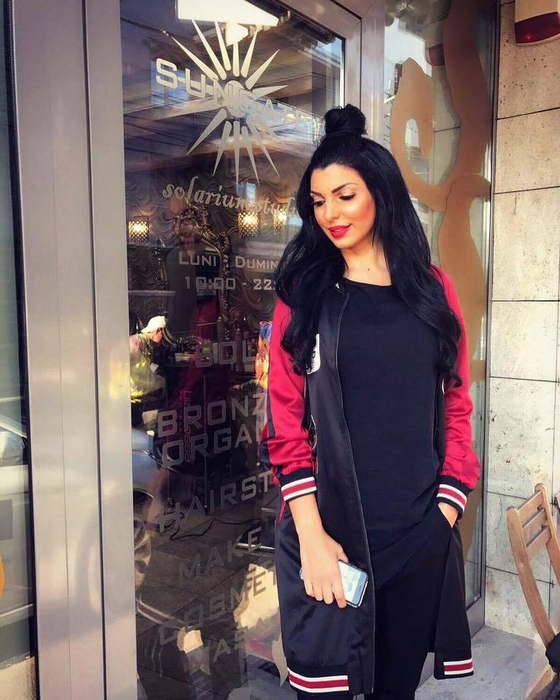 În ultima vreme, Andreea Tonciu se afişează cu o burtică suspectă