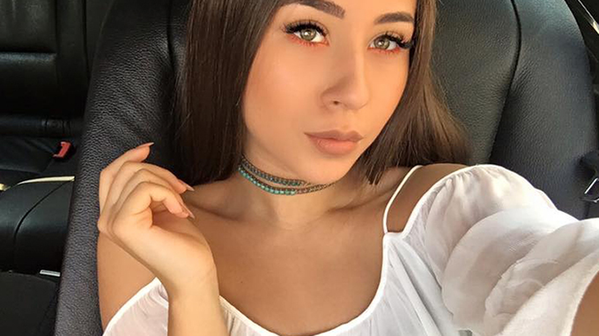 NICOLE CHERRY a anunţat că intră la dietă şi merge constant la sală, însă... Ce s-a văzut în direct, atunci când i s-a ridicat bluza!