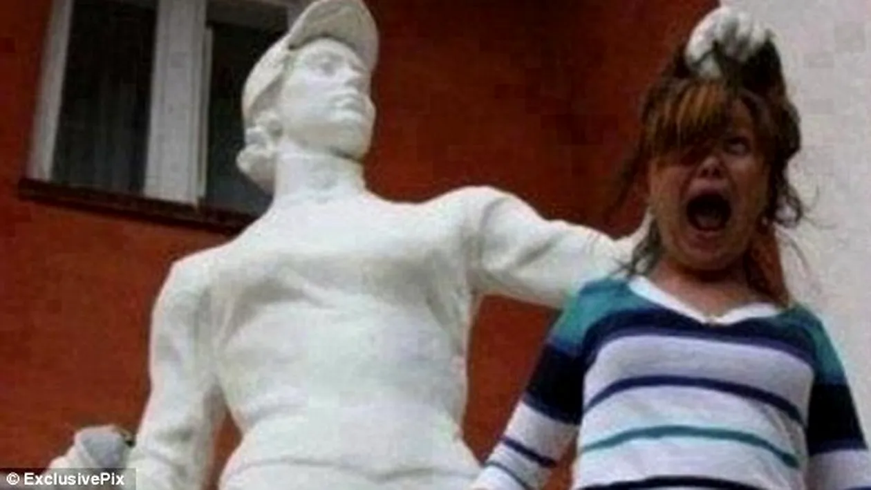 Ai să mori de râs! Cel mai trăsnit curent de pe internet: oameni care se cred atacaţi de statui!