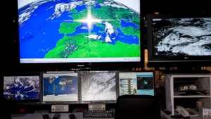 Furtuni și ploi abundente din cauza unui fenomen meteo rar. Locuitorii au fost avertizați că Marea Britanie va fi „măturată” de „Agnes”