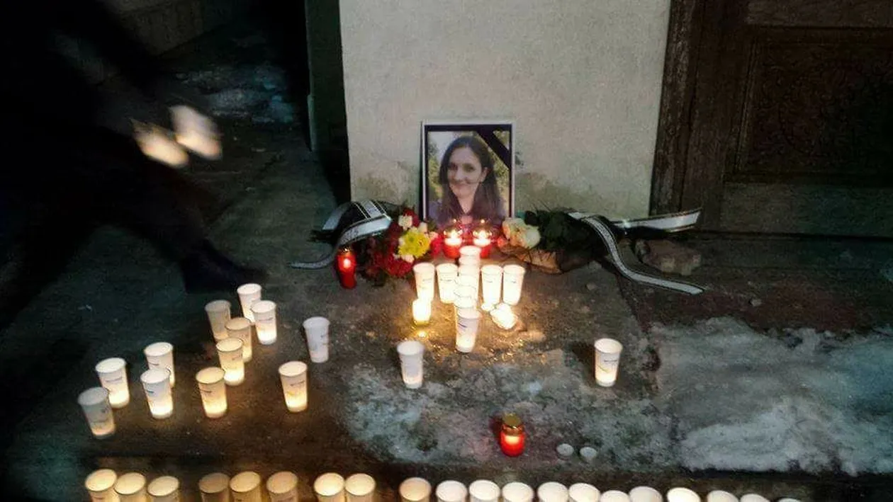 Se complică ancheta în cazul crimei de la Titu. Familia fetei ucise la coafor susţine că victima a depus plângere la poliţie, dar nu s-au luat măsuri. Biroul Control Intern din IPJ Dâmboviţa face verificări