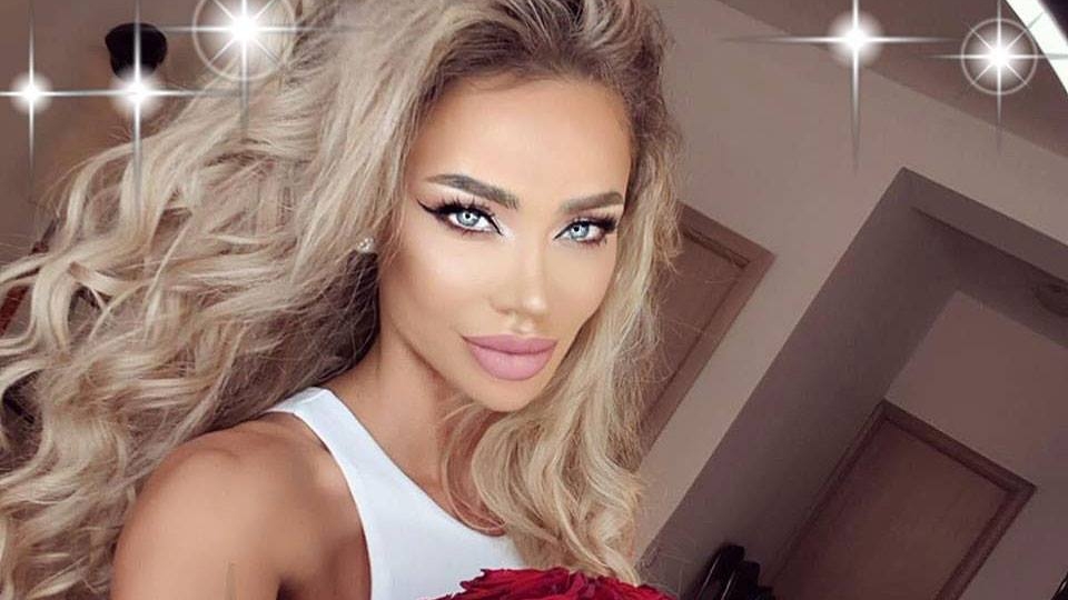 Bianca Dragușanu a primit un cadou de 24.000 de euro!!! Nici nu visezi  la așa ceva! Uite ce i-a lasat Moș Crăciun sub brad