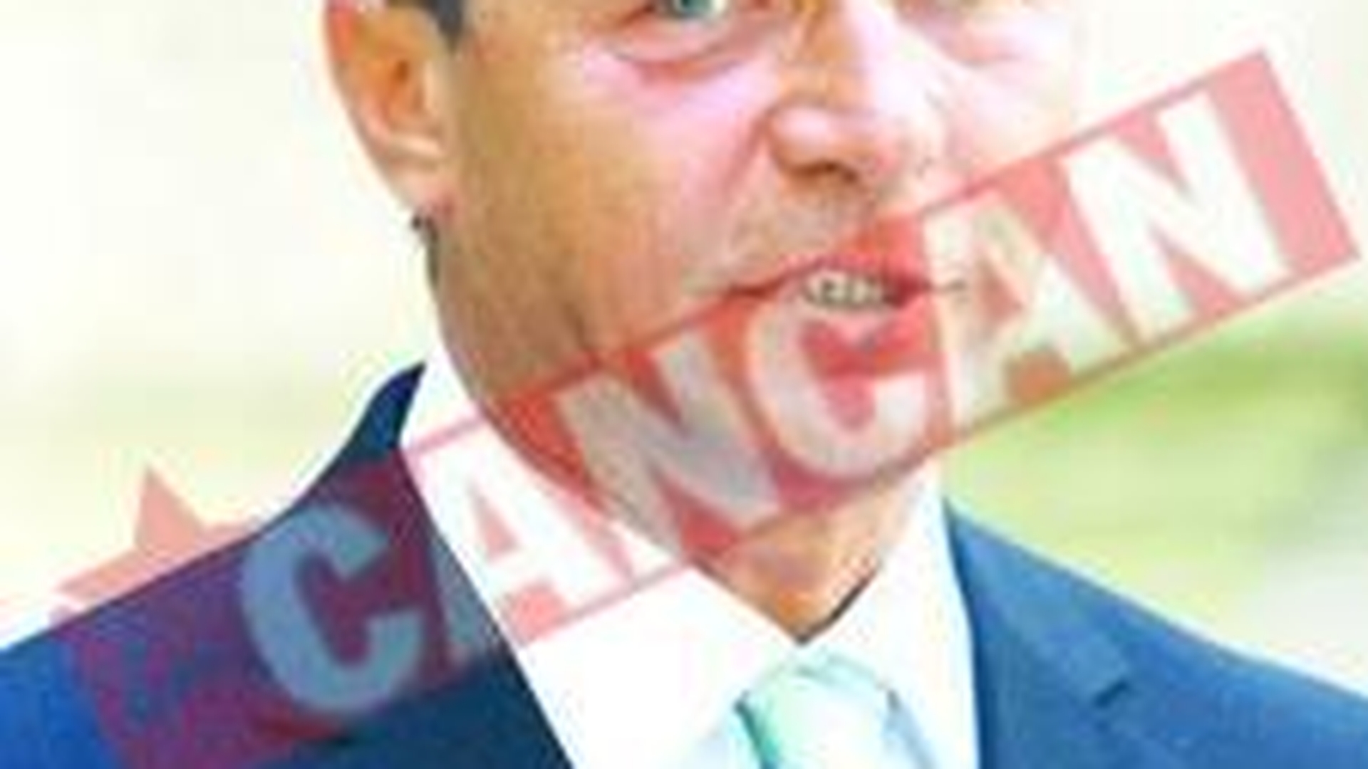 Basescu, furios ca nu e lasat sa vorbeasca
