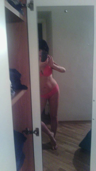 A renunţat la videochat şi s-a apucat să danseze la bară! Cum arată Mariana Moculescu în lenjerie intimă la 50 de ani
