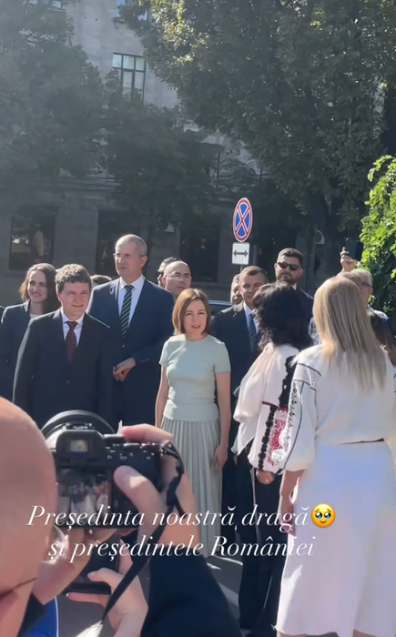 Nicușor Dan s-a întâlnit cu ispita de la Insula iubirii 2025! Momentul în care președintele României îi zâmbește pofticios