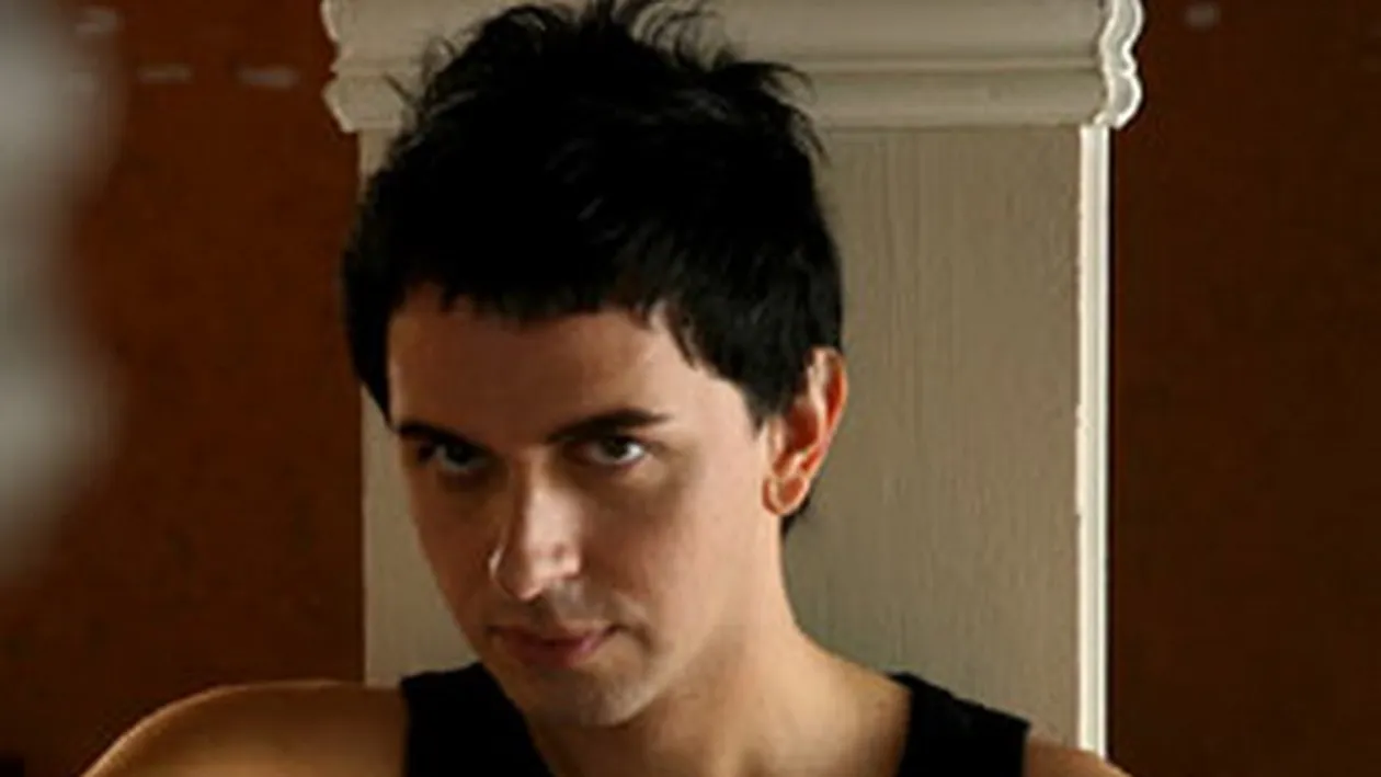 Nu se mai ascund! Keo si-a strans toate hainele si s-a mutat cu amanta in apartamentul unde a locuit opt ani cu Andreea Balan!