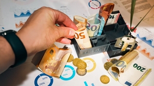 Românii pot investi din nou în Tezaur. Dobânzile ajung la 7,40%, iar câștigul nu se taxează