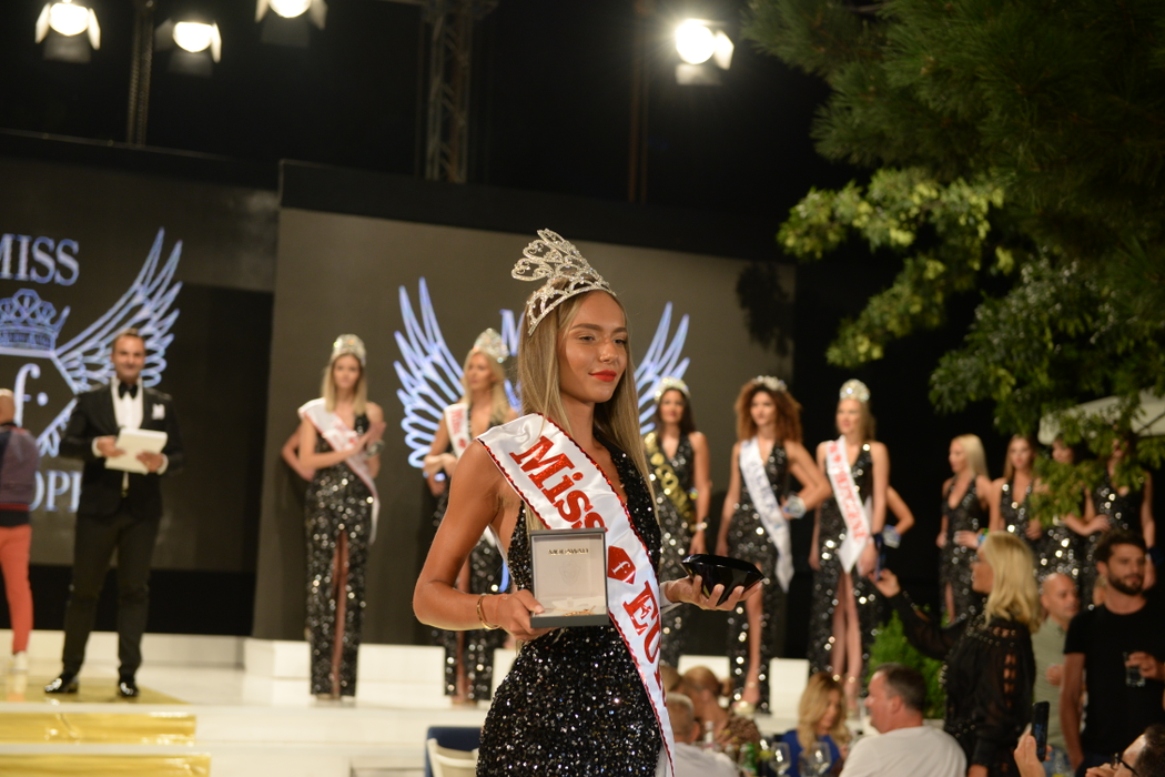 Sabrina Bujoreanu este câștigătoarea Miss Fashiontv Europe 2019 și a bijuteriei cu diamante în valoare de 20.000 Euro