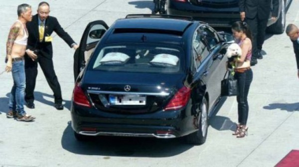 A murit regele care deţinea recordul pentru cea mai lungă domnie! Prinţul moştenitor s-a tatuat pe tot corpul şi… Imagini incredibile!