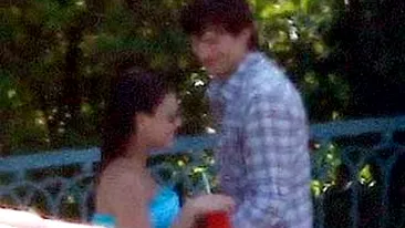 Ashton Kutcher si-a dus noua iubita, Mila Kunis, intr-o vacanta romantica in Bali