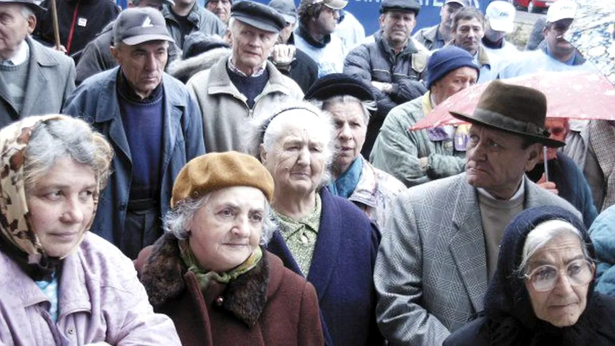 Protest în fața Guvernului! Zeci de pensionari au ieșit în stradă: ”Am venit să ne cerem drepturile”