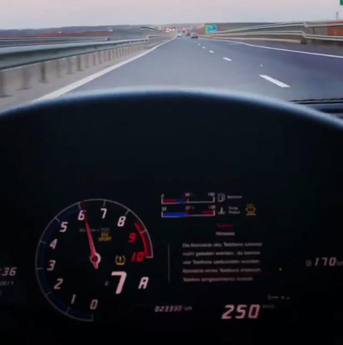 Zed ajunge la 250 kilometri pe oră