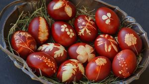 Rețete pentru Paște. Cum să vopsești ouăle rapid și ușor