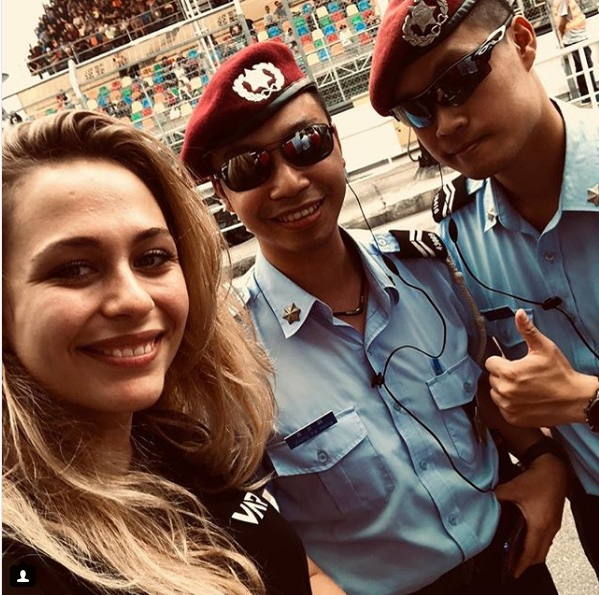 Informații de ultimă oră despre Sophia Floersch, cel mai sexy pilot de curse, care are și-a zdrobit mașina la 270 km/h