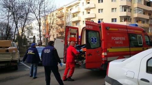 Un tânăr de 19 ani din Iași a murit după ce a căzut de la etajul 5 al unui bloc