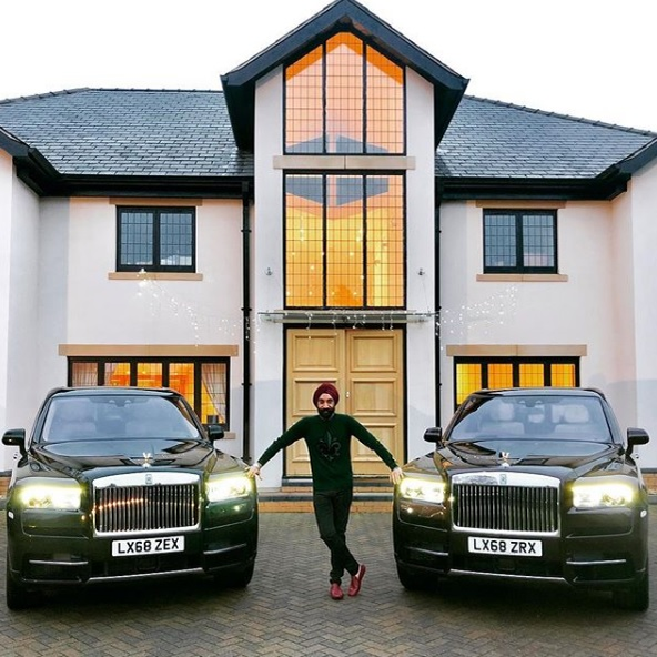 Un miliardar și-a cumpărat 6 Rolls-Royce-uri doar pentru a le asorta cu turbanele sale