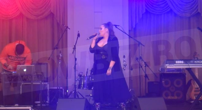 Oana Radu a pierdut din nou lupta cu kilogramele! Imagini paparazzi