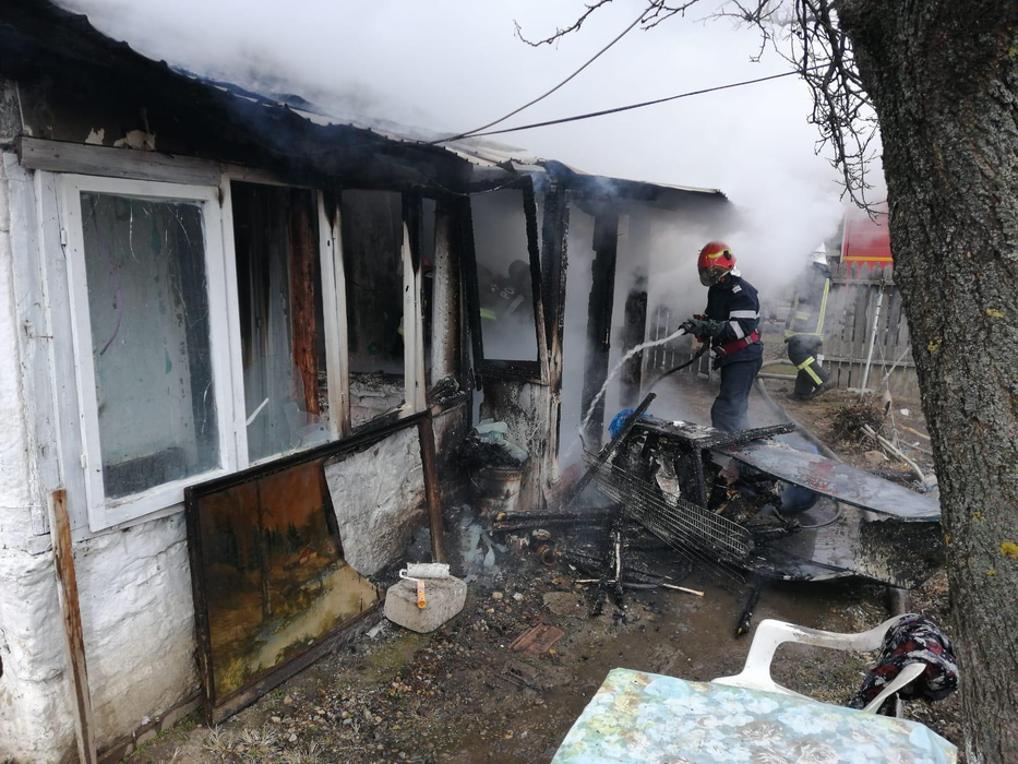 Pompierii au intervenit rapid, dar pentru femeie nu s-a mai putut face nimic