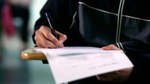 Bacalaureat 2025 | Rezolvarea subiectelor de fizică de astăzi + baremul de corectare