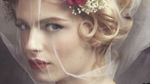 Modelul transsexual Andrej Pejic socheaza din nou! A pozat in mireasa pentru revista "OUT"