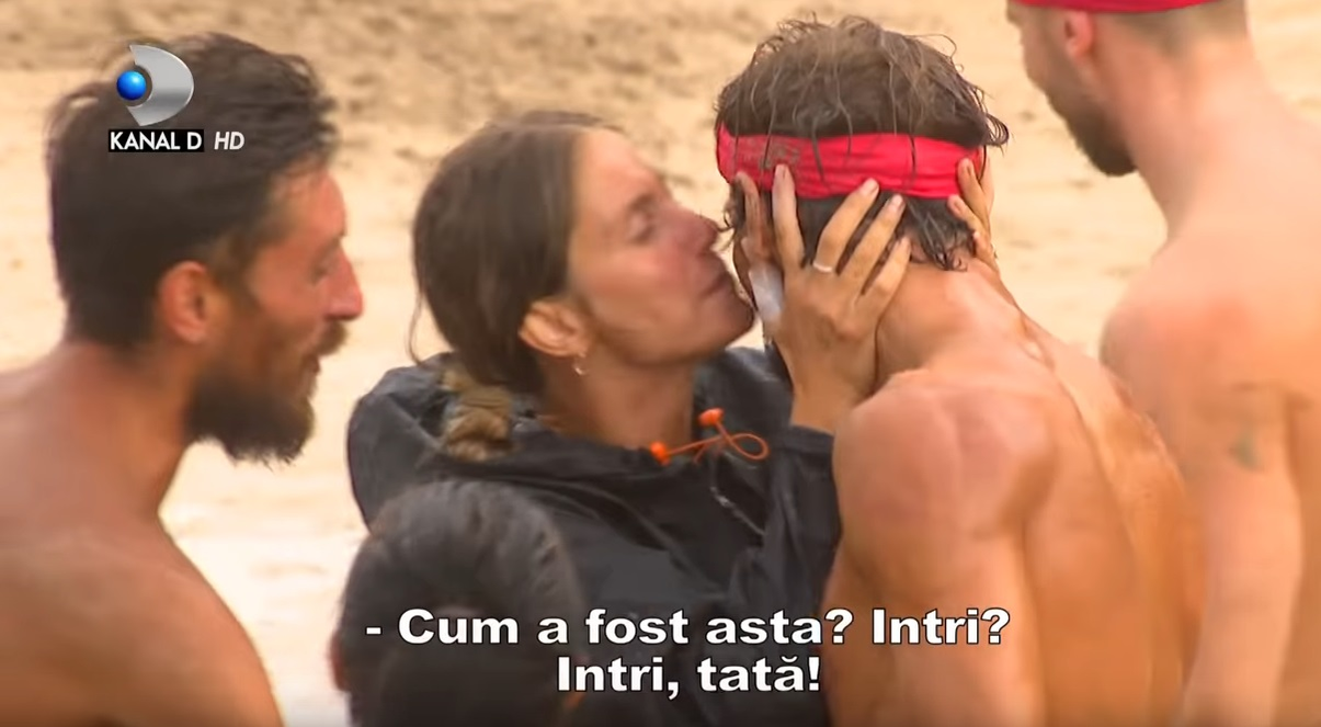 Imagini scandaloase cu Graţiela, la Survivor România! Andrei Duban, ce mai zici de data asta? A sărit şi l-a pupat, fără să îşi dea seama că este filmată