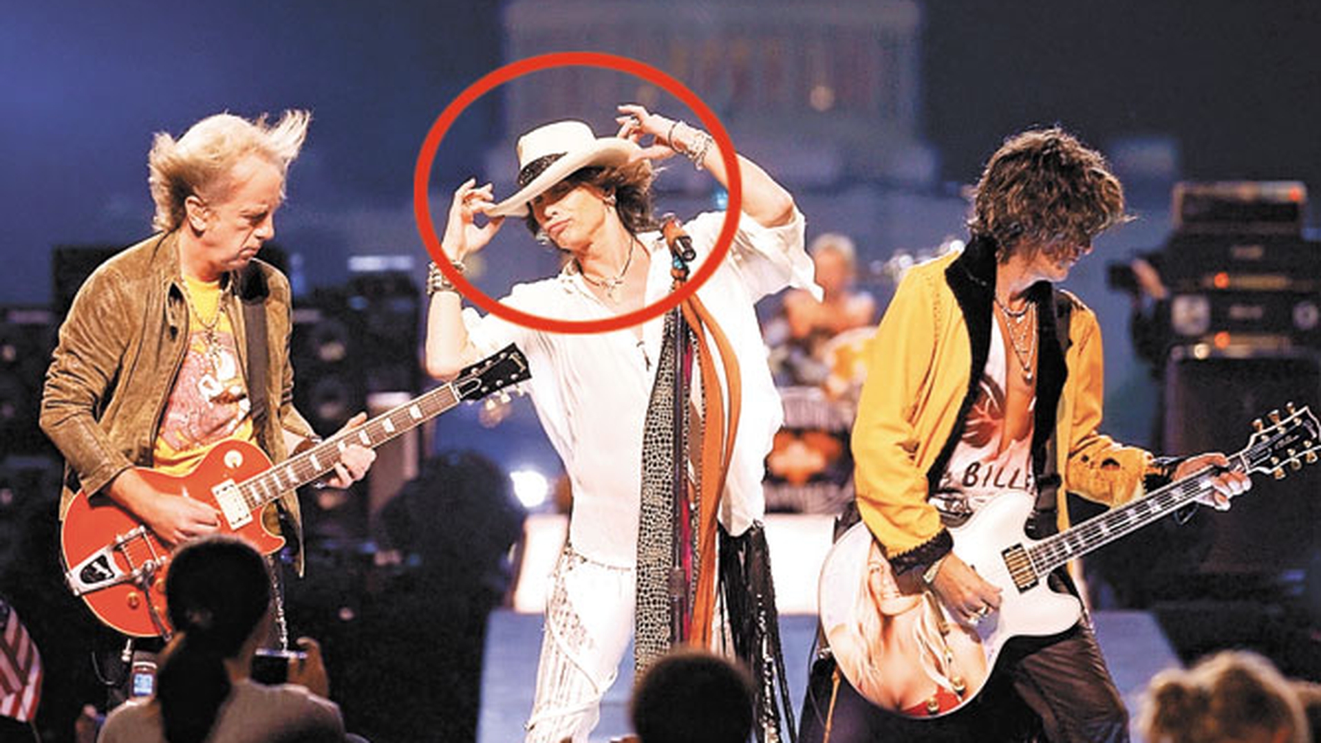 Steven Tyler face dus in pauza concertului