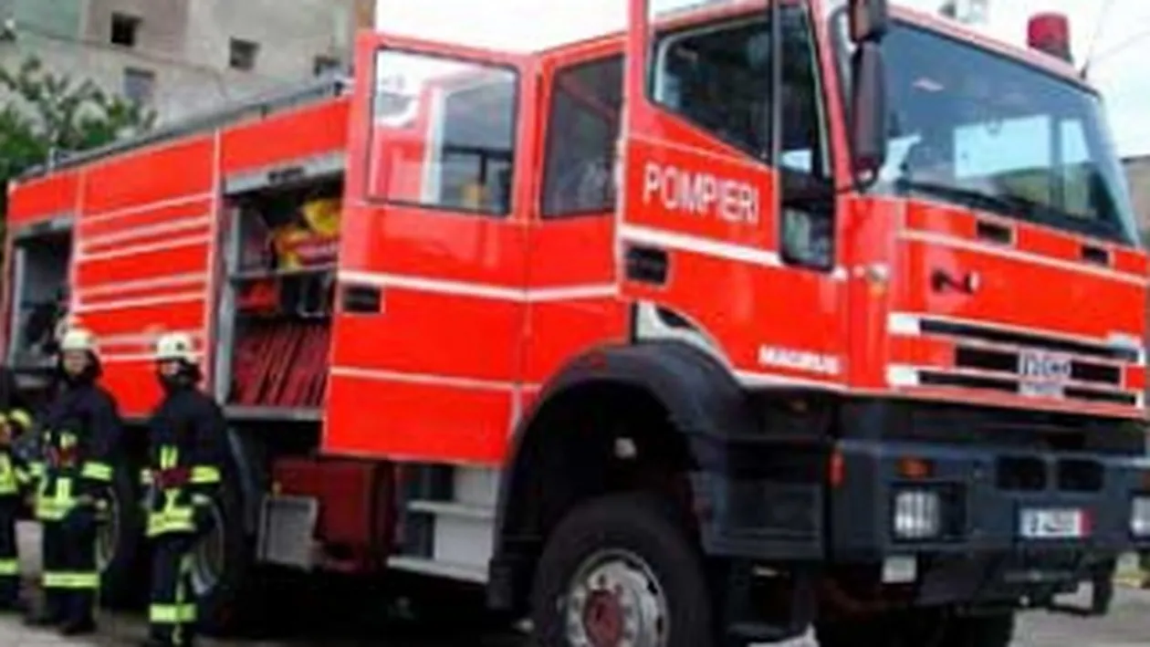 VIDEO Incendiu intr-un bloc de locuinte pe soseaua Stefan cel Mare din Bucuresti