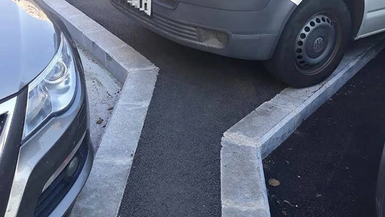 Este cel mai bizar trotuar din București! Locuitorii Sectorului 4 sunt revoltați: ”Bârna de echilibru pentru mămici cu copii”