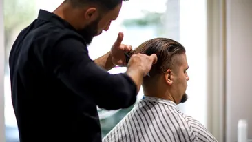 Ți-a crescut părul?! O firmă din România plătește o adevărată avere pentru podoaba ta capilară