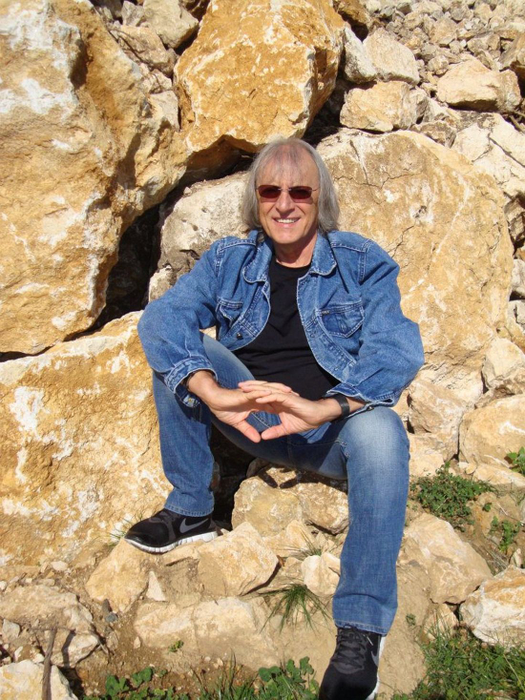 Mihai Constantinescu, unul dintre cei mai îndrăgiți cântăreți din România