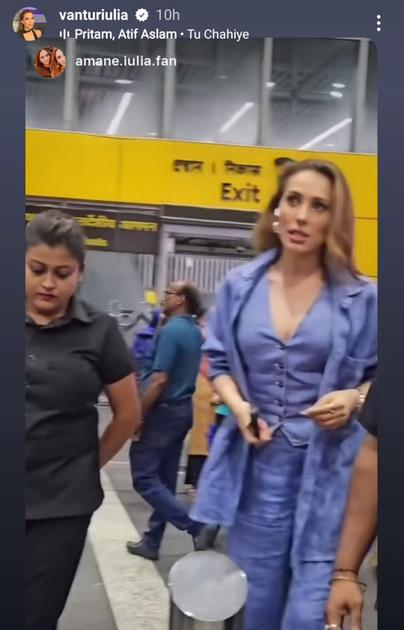 Iulia Vântur a fost surprinsă pe un aeroport din India / sursa: Instagram
