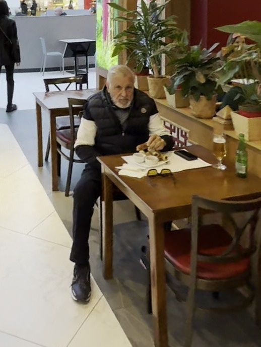 Ilie Năstase a rezistat cât a rezistat, apoi s-a “evaporat”. Evadare ca-n filme de lângă soție!