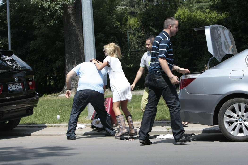 Daniela Crudu nu e singura! Încă o vedetă de la noi, ruptă cu bătaia de iubit
