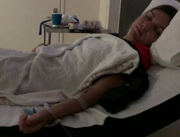 Simona Halep, în perfuzii după finala cu Wozniacki! Ce spune tatăl ei: ”O să facă un RMN, doctorii decid…”