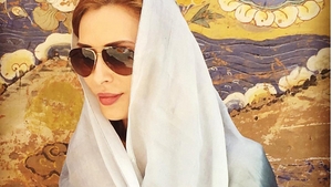 IULIA VÂNTUR şi SALMAN KHAN, întâlnire secretă cu Dalai Lama la mănăstire! S-au dus cei doi să îl roage să le oficializeze căsătoria?