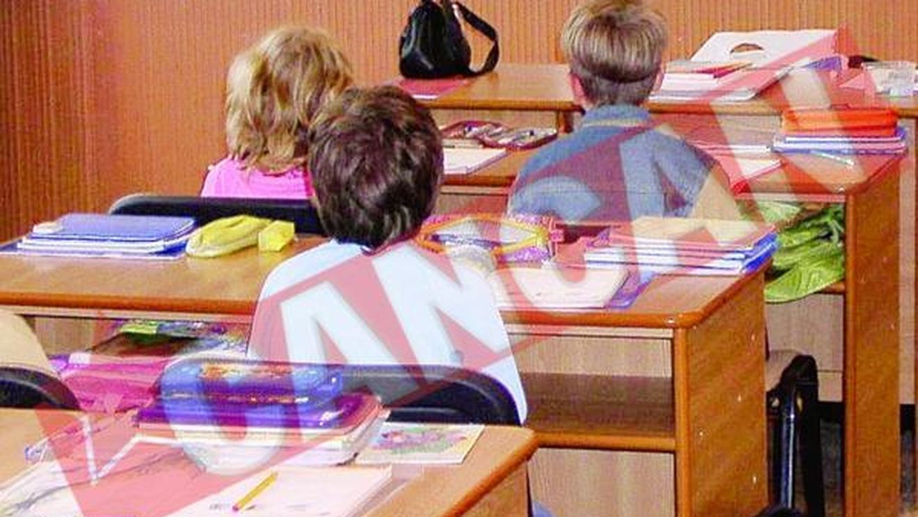 Elev de clasa a III-a, batut crunt de colegii de clasa