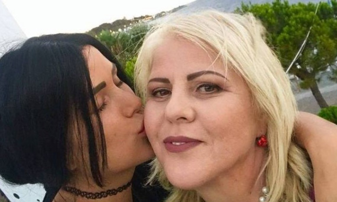 S-a întors din Italia, dar refuză autoizolarea la domiciliu. Cum a fost surprinsă mama Danielei Crudu în Capitală