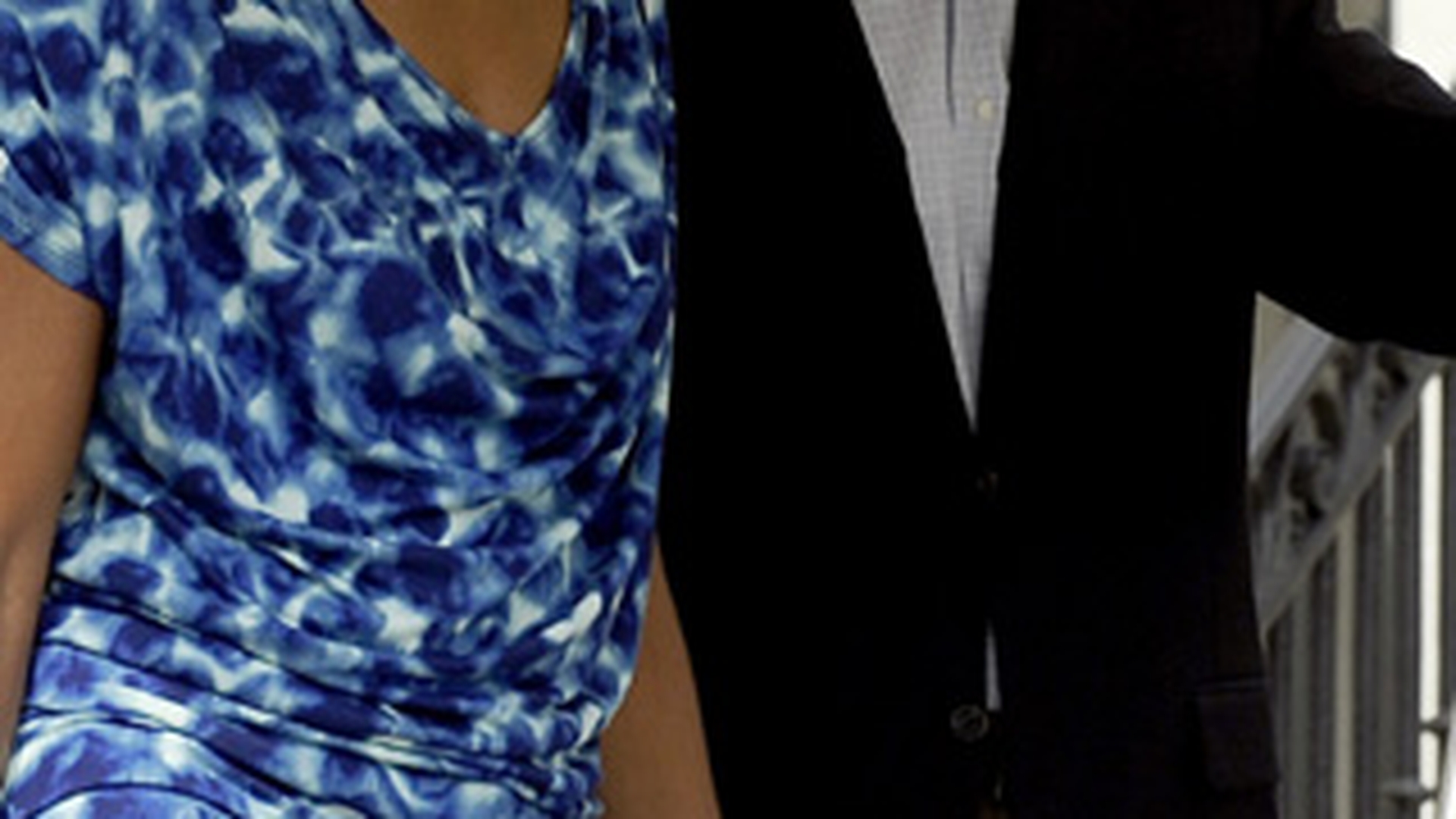 Angelina Jolie si Rihanna, in haine ieftine. Vezi aici ce vedete au mai iesit in public in rochii "de duzina"