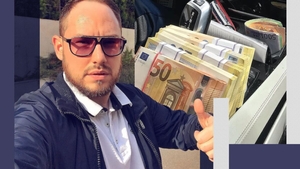 Mama lui Andrei Versace, devastată după moartea fiului său: „Măcar și-a găsit el liniștea”. Câte sute de euro îi trimitea lunar, pentru cheltuieli EXCLUSIV