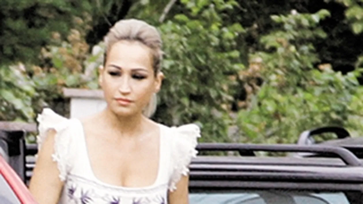 Simona Dichiseanu s-a inscris la scoala de soferi