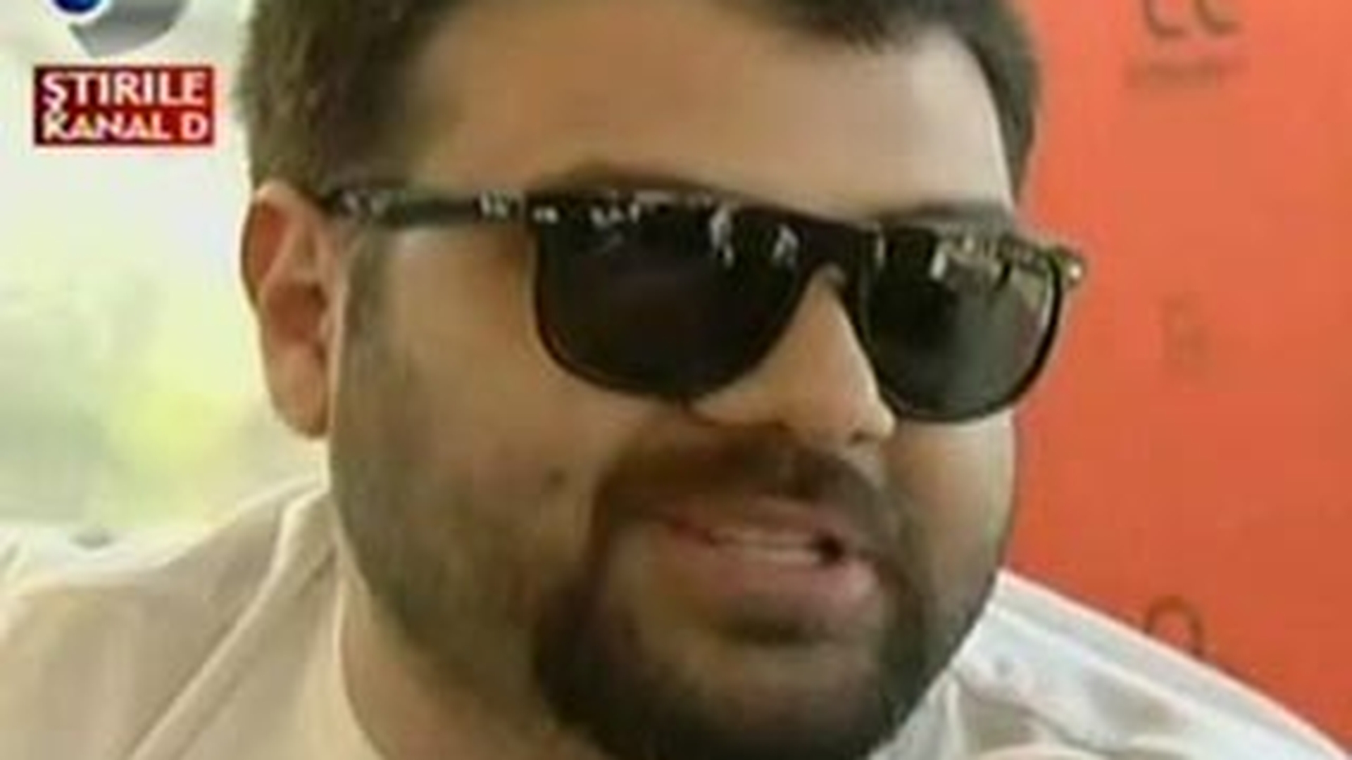 VIDEO Face ce vrea si ce simte! Citeste despre reteta lui Grasu XXL pentru succes: femei in diferite pozitii si... arome!