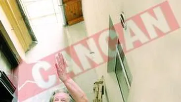 A scapat dupa ce s-a aruncat de la etajul patru