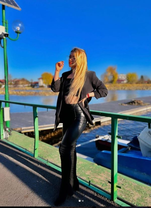 Cine e Mihaela Cambei, tânăra care a luat argint la Jocurile Olimpice. E de o frumusţe răpitoare