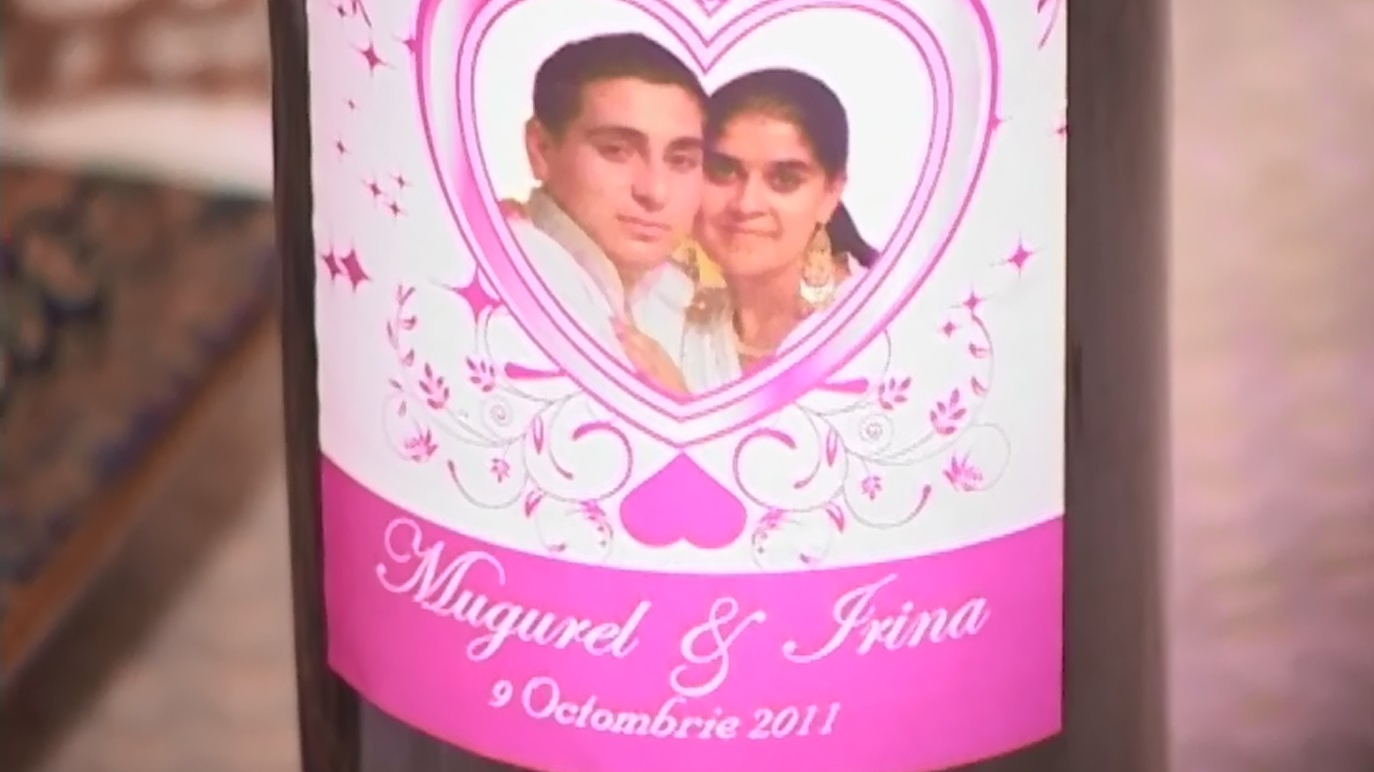 Romii din Iasi, in alerta maxima! Nepotul bulibasei si-a lasat nevasta si a fugit cu o romanca! Risca sa fie scos din tiganie!
