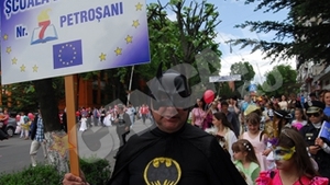 Sotii Iacob Ridzi si-au dus baietelul la carnaval