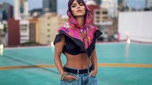 Ce mărime poartă Inna la pantofi. Artista nu-și poate cumpăra încălțăminte din magazin