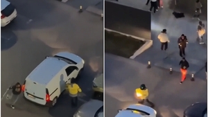 Incident șocant în Capitală! Trei livratori Glovo au fost atacați cu lopeți, ciomege și o seceră. Poliția a intervenit de urgență