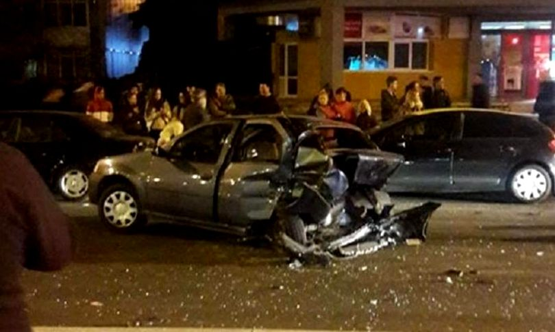 Accident grav provocat de fiul lui Leonard Doroftei în Ploiești! Tânărul butona telefonul mobil la volan